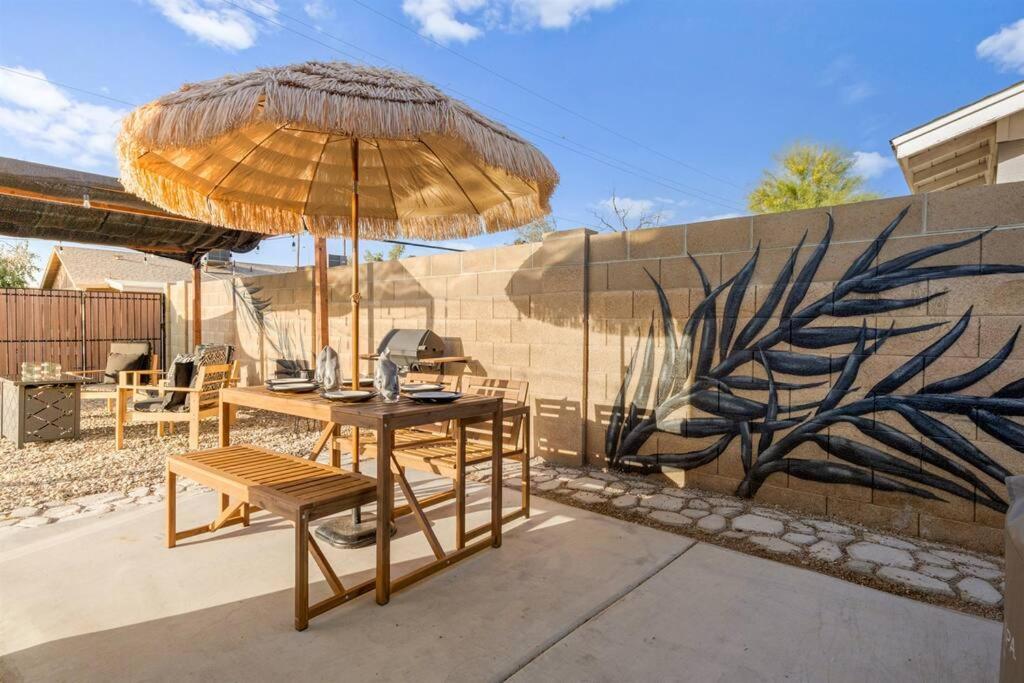 Modern Tempe Home With Heated Pool, Asu Экстерьер фото